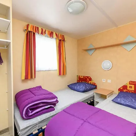Paradis La Pomme De Pin - Mobil Confort 4 Pieces 6 Personnes + Tv Mae-1929 Кемпинг 4*