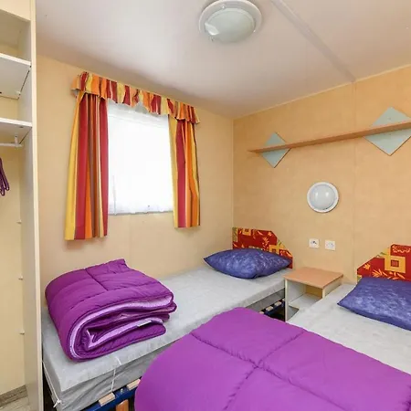 Paradis La Pomme De Pin - Mobil Confort 4 Pieces 6 Personnes + Tv Mae-1929 Кемпинг 4*